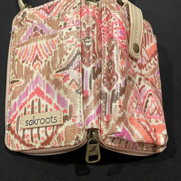 ~ New: Sakroots Crossbody Purse Salinas Smartphone Wallet Zip Pocket Bag, No Tag - Picture 14 of 15